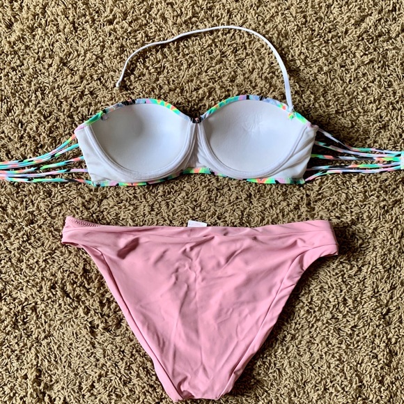 ✨Xhilaration Aztec Print Swimsuit Top Size L - Picture 3 of 4